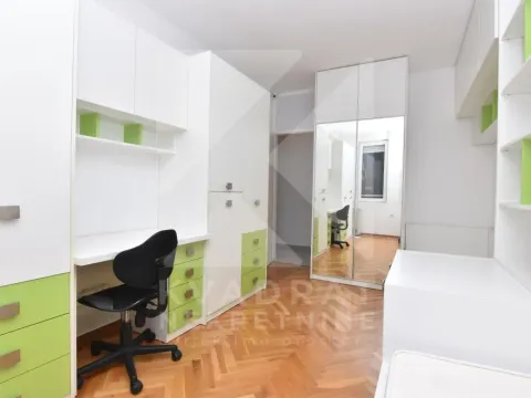 Izdavanje, dvosoban stan, 76m², Blok 6, Podgorica - image 10