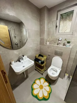 Rent, two bedroom apartment, 65m², Bečići, Budva - image 2