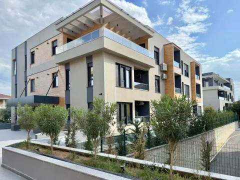 Prodaja, dvosoban stan, 67m², Donja Gorica, Podgorica - image 10