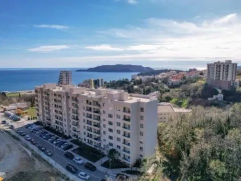 Sale, two bedroom apartment, 62m², Bečići, Budva - image 2