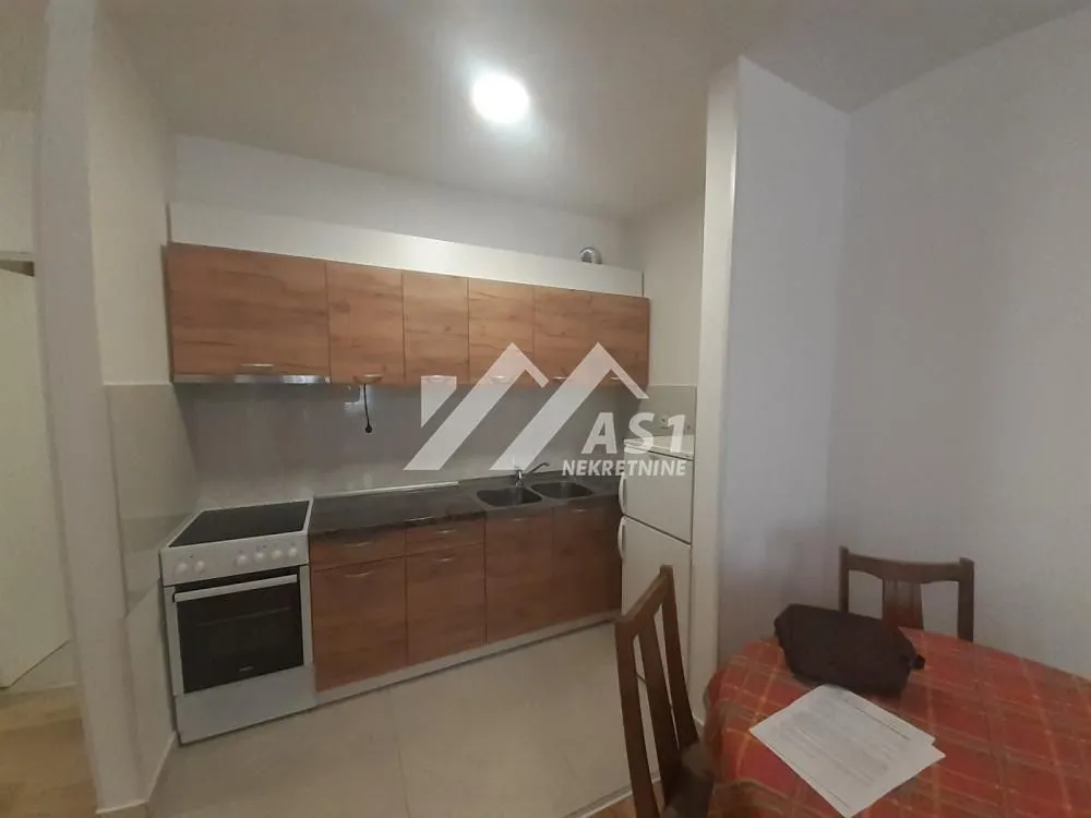 Izdavanje, jednosoban stan, 42m², Petrovaradin, Novi Sad