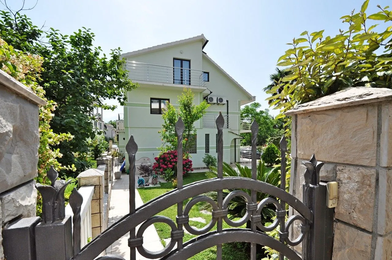 Prodaja, kuća, 222m², Tivat, Crna Gora