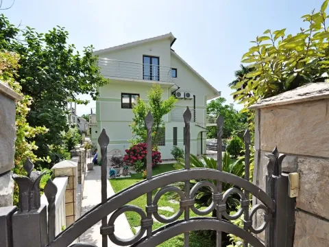 Prodaja, kuća, 222m², Tivat, Crna Gora - image 5