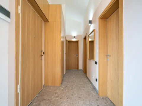 Prodaja, dvosoban stan, 78m², Tivat, Crna Gora - image 9