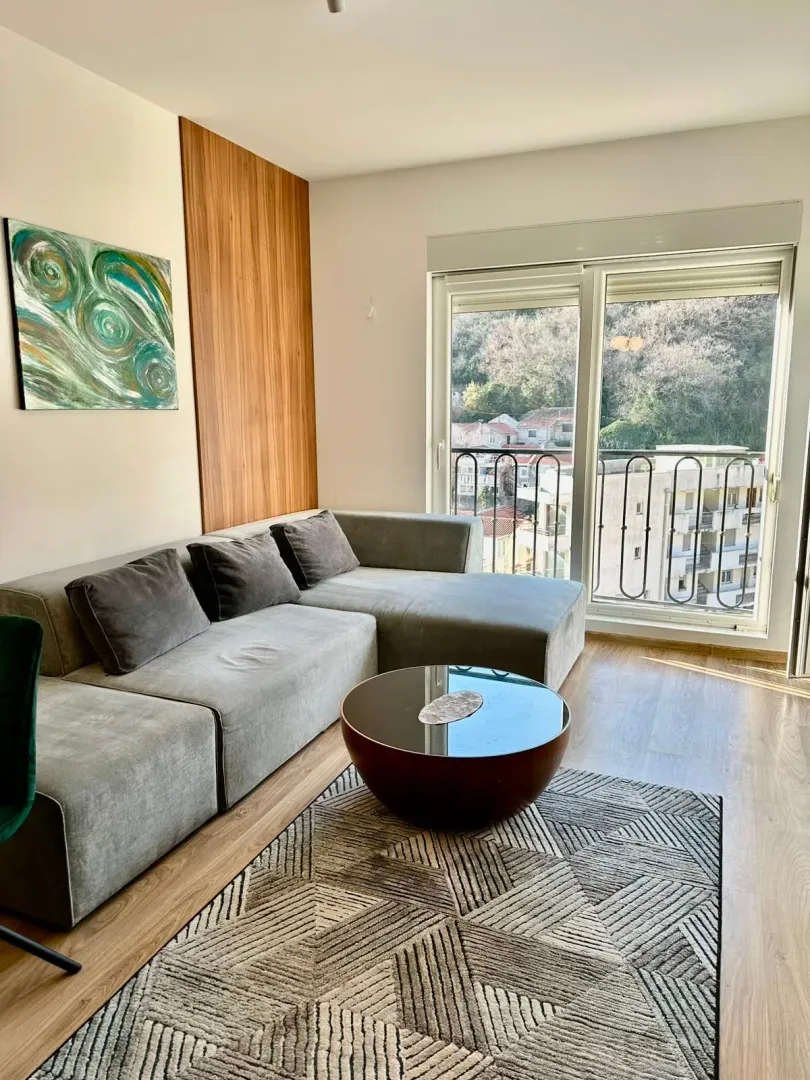 Rent, one bedroom apartment, 43m², Boreti, Budva