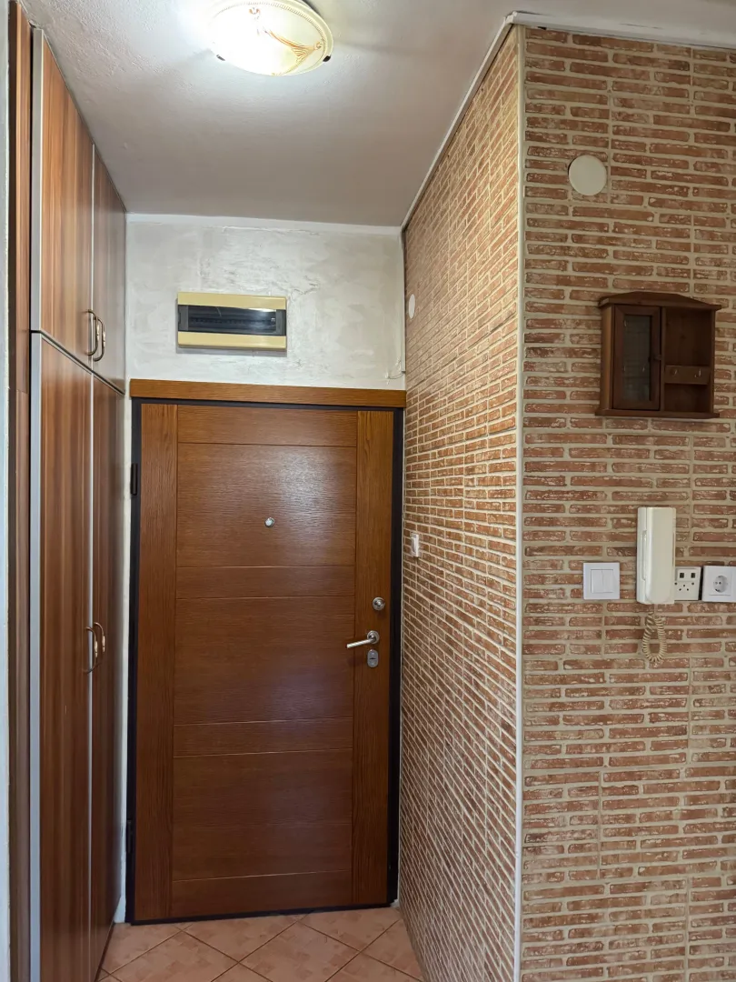 Izdavanje, dvosoban stan, 65m², Gintaš, Podgorica