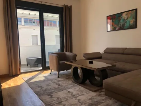 Izdavanje, jednosoban stan, 68m², Centar, Podgorica - image 2