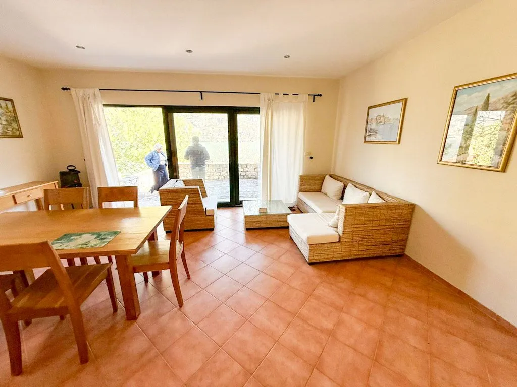 Prodaja, kuća, 285m², Muo, Kotor