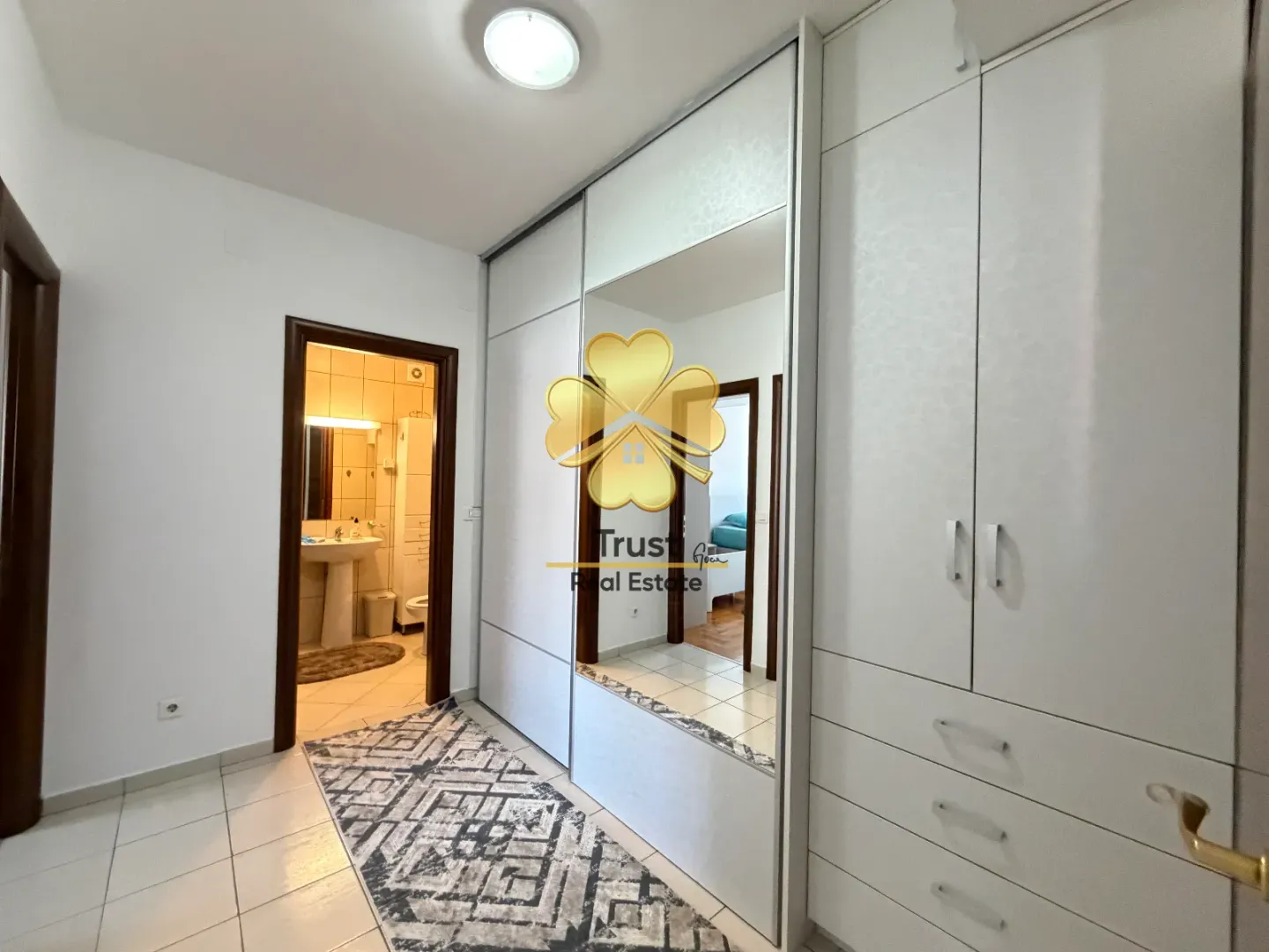 Izdavanje, trosoban stan, 95m², City Kvart, Podgorica