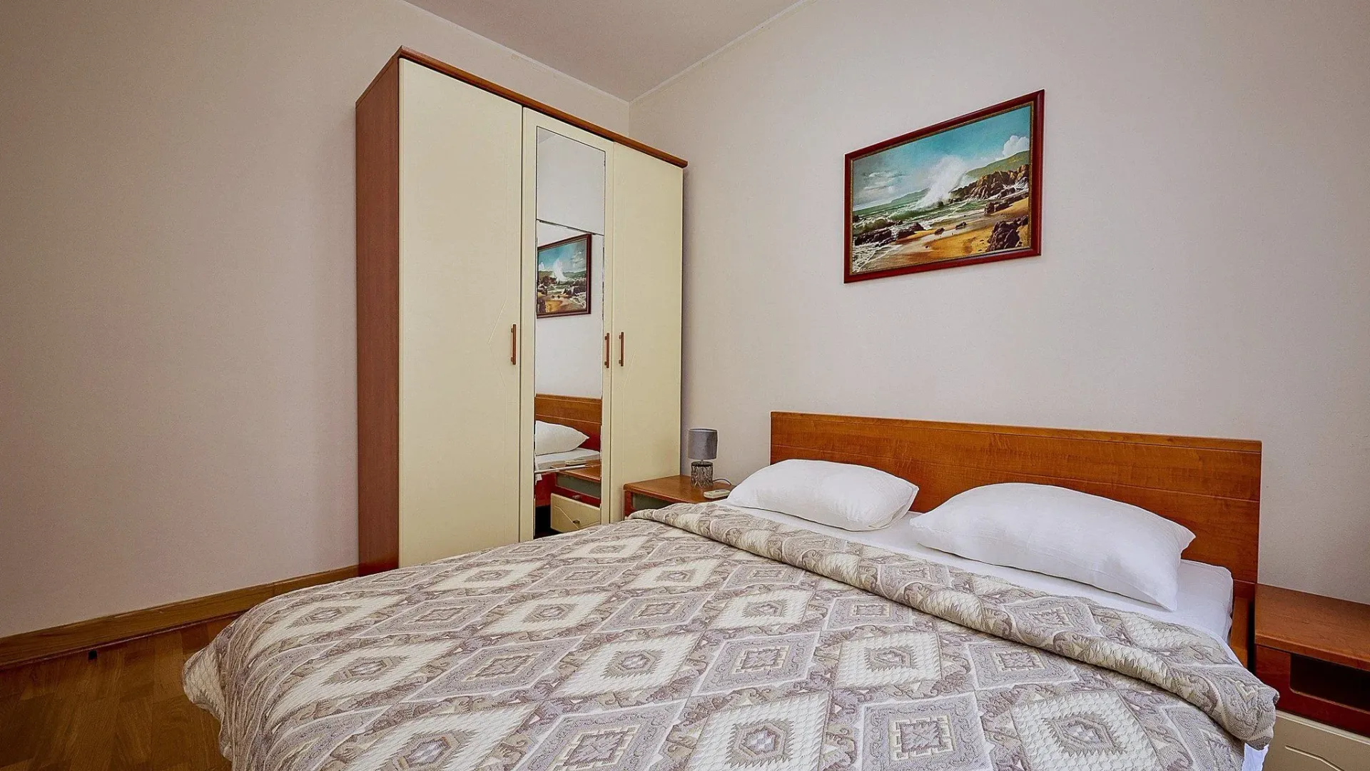 Sale, four bedroom apartment, 89m², Sveti Stefan, Budva
