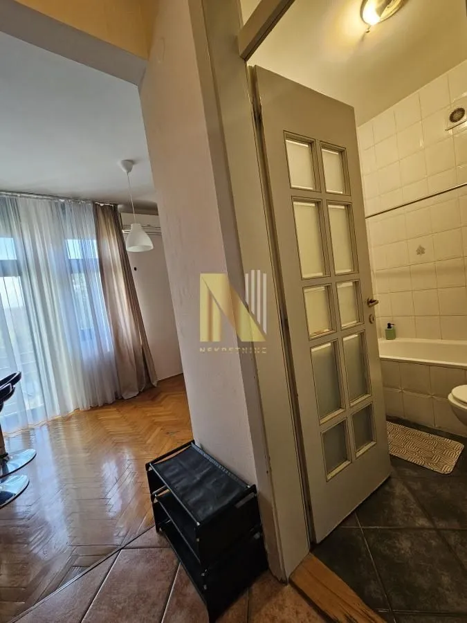 Izdavanje, garsonjera, 16m², Socijalno, Novi Sad Sve Podlokacije
