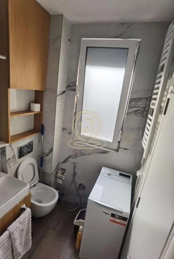 Izdavanje, trosoban stan, 60m², Skadarlija, Beograd