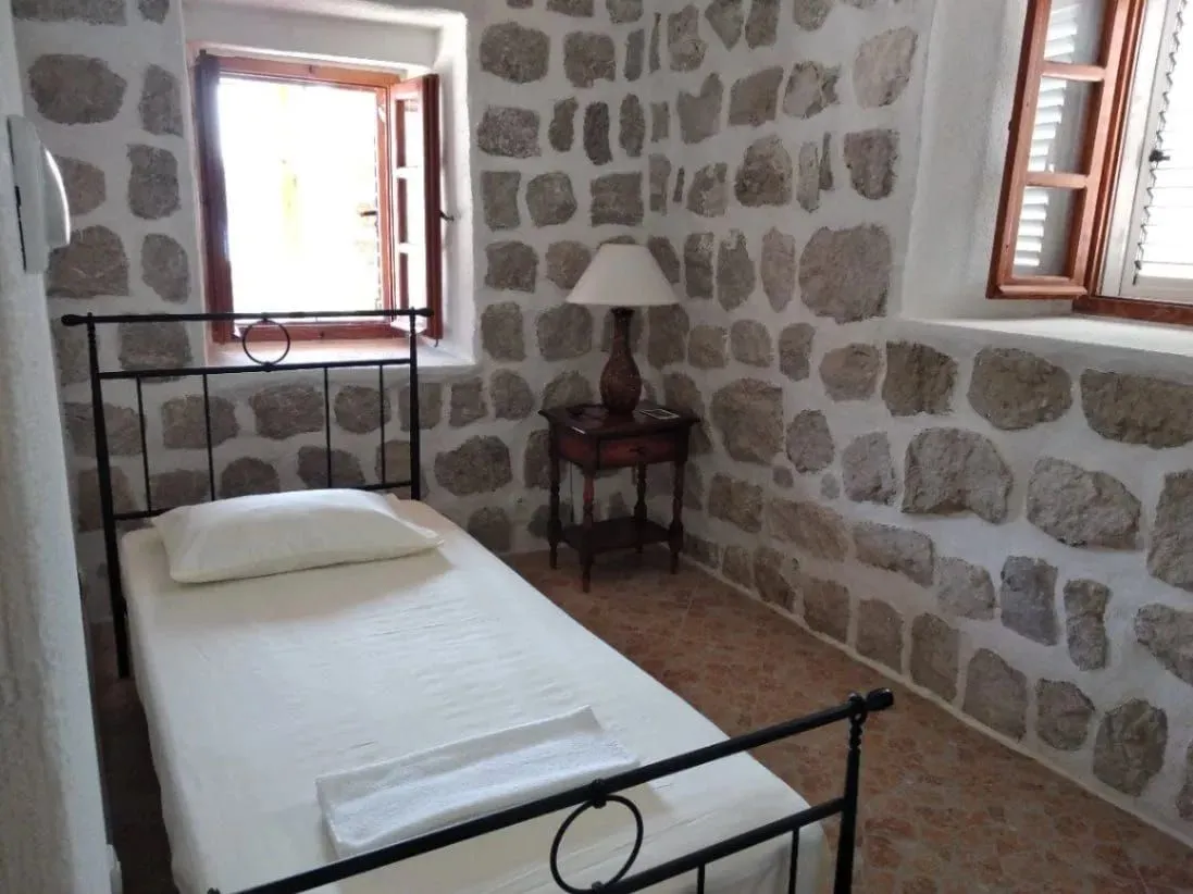 Prodaja, dvosoban stan, 87m², Perast, Kotor