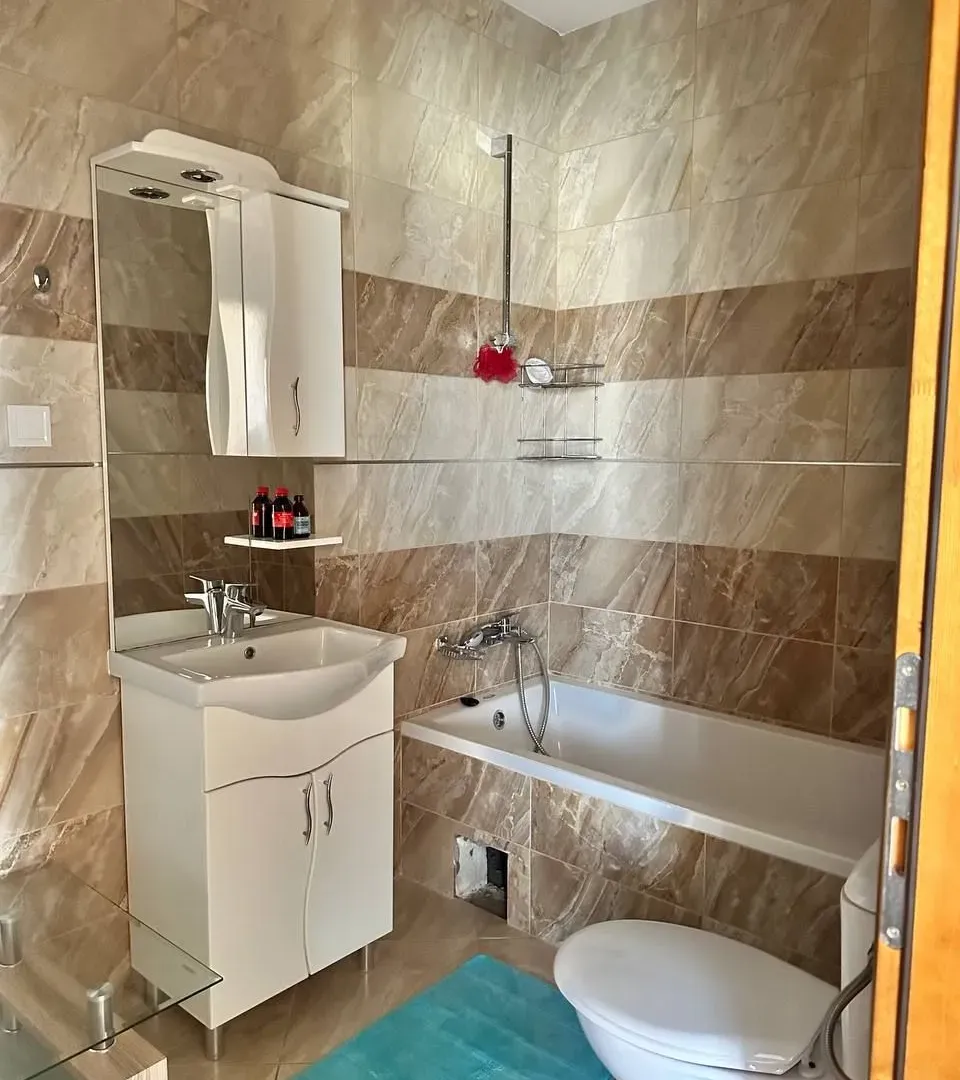Prodaja, četvorosoban stan, 176m², Dobra Voda, Budva