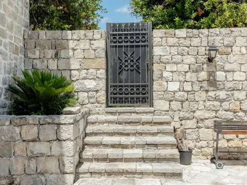 Sale, house, 800m², Prčanj, Kotor - image 45