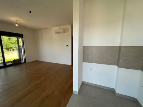 Sale, one bedroom apartment, 54m², Petrovac, Budva - image 3