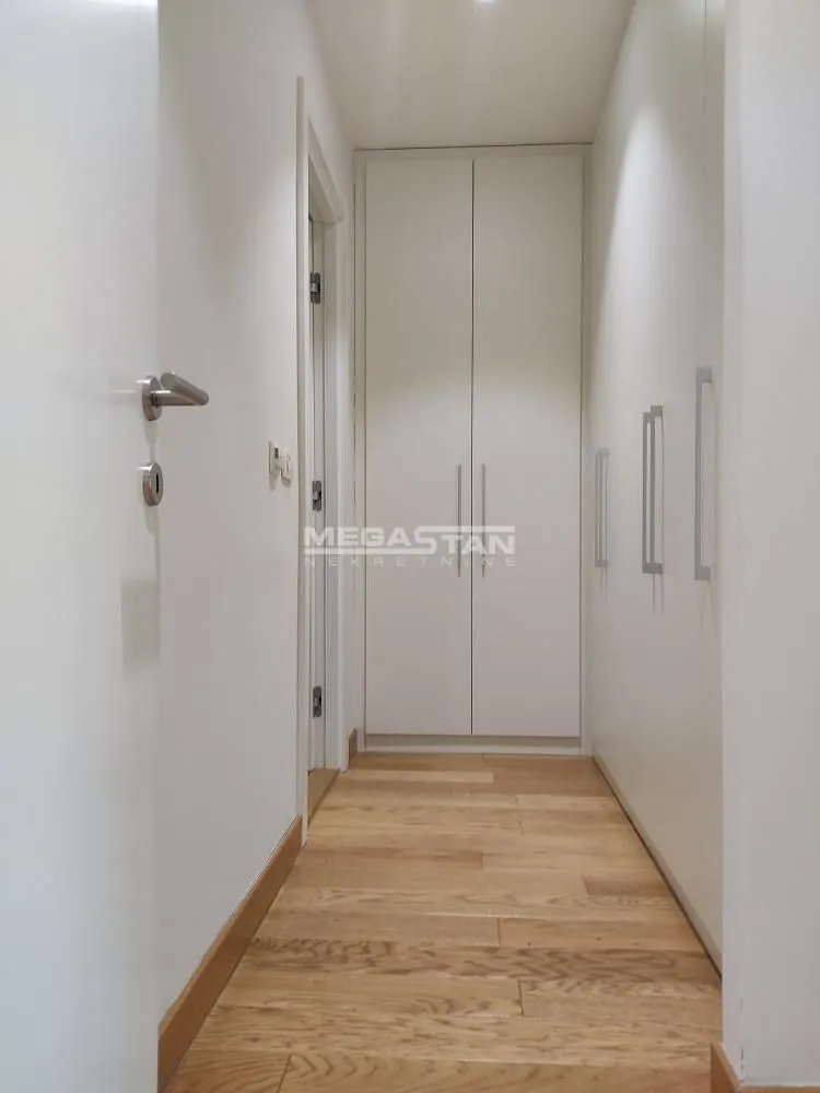 Prodaja, trosoban stan, 94m², Savski Venac, Beograd