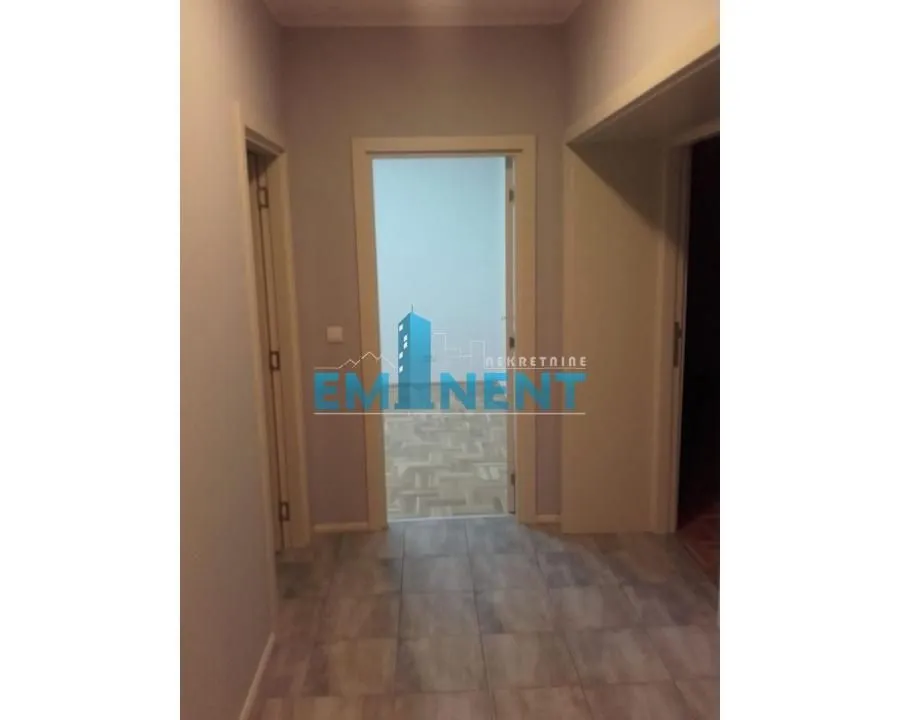 Izdavanje, trosoban stan, 57m², Crveni Krst, Beograd