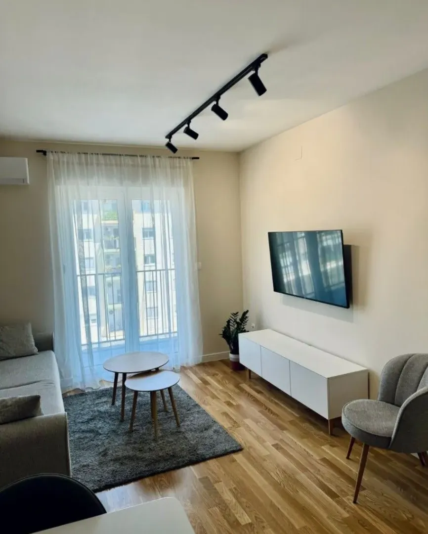 Rent, one bedroom apartment, 40m², Pobrežje, Podgorica