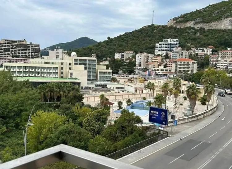 Sale, two bedroom apartment, 84m², Bečići, Budva