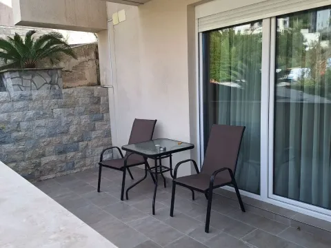 Rent, one bedroom apartment, 45m², Pod Kuk, Tivat - image 12