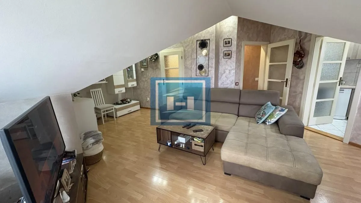 Prodaja, trosoban stan, 69m², Vašarište, Jagodina