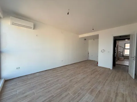 Prodaja, jednosoban stan, 50m², Bečići, Budva - image 2