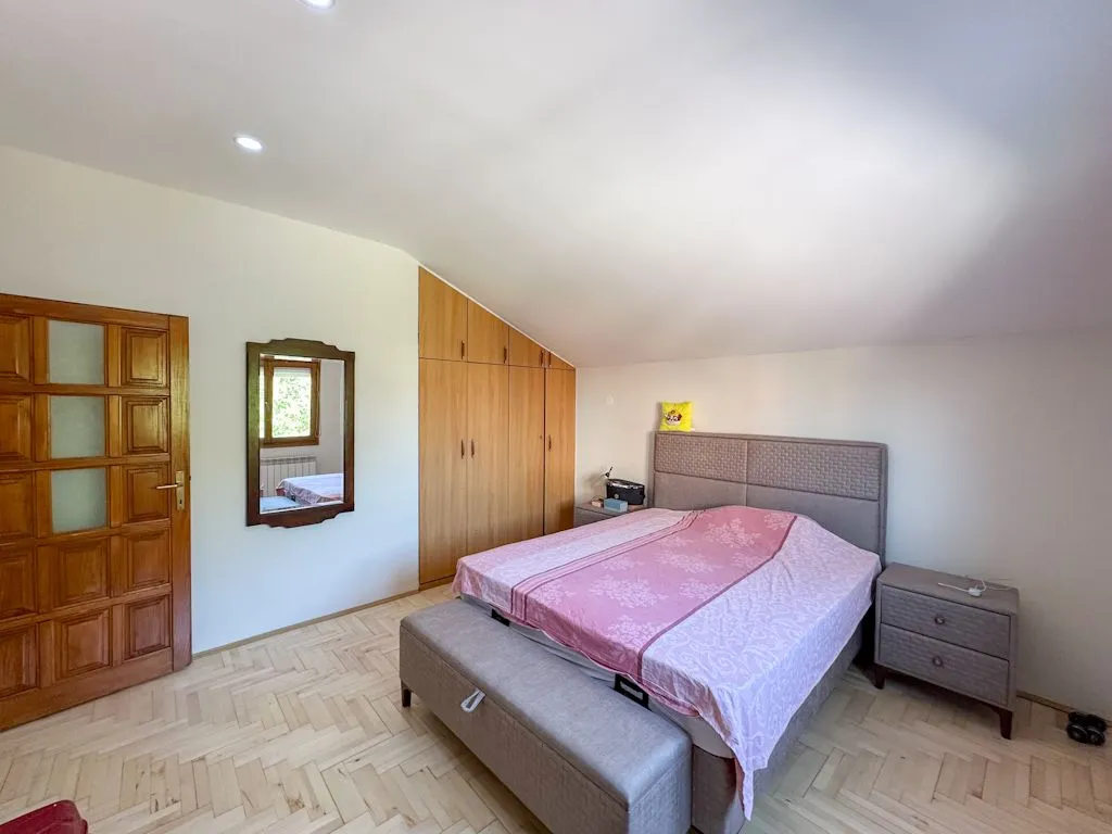 Prodaja, kuća, 200m², Zagorič, Podgorica