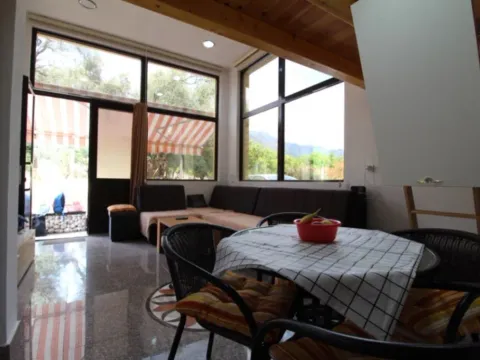 Izdavanje, garsonjera, 35m², Centar, Bar - image 5