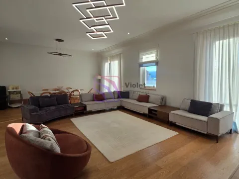 Izdavanje, četvorosoban stan, 240m², Porto Montenegro, Tivat - image 25