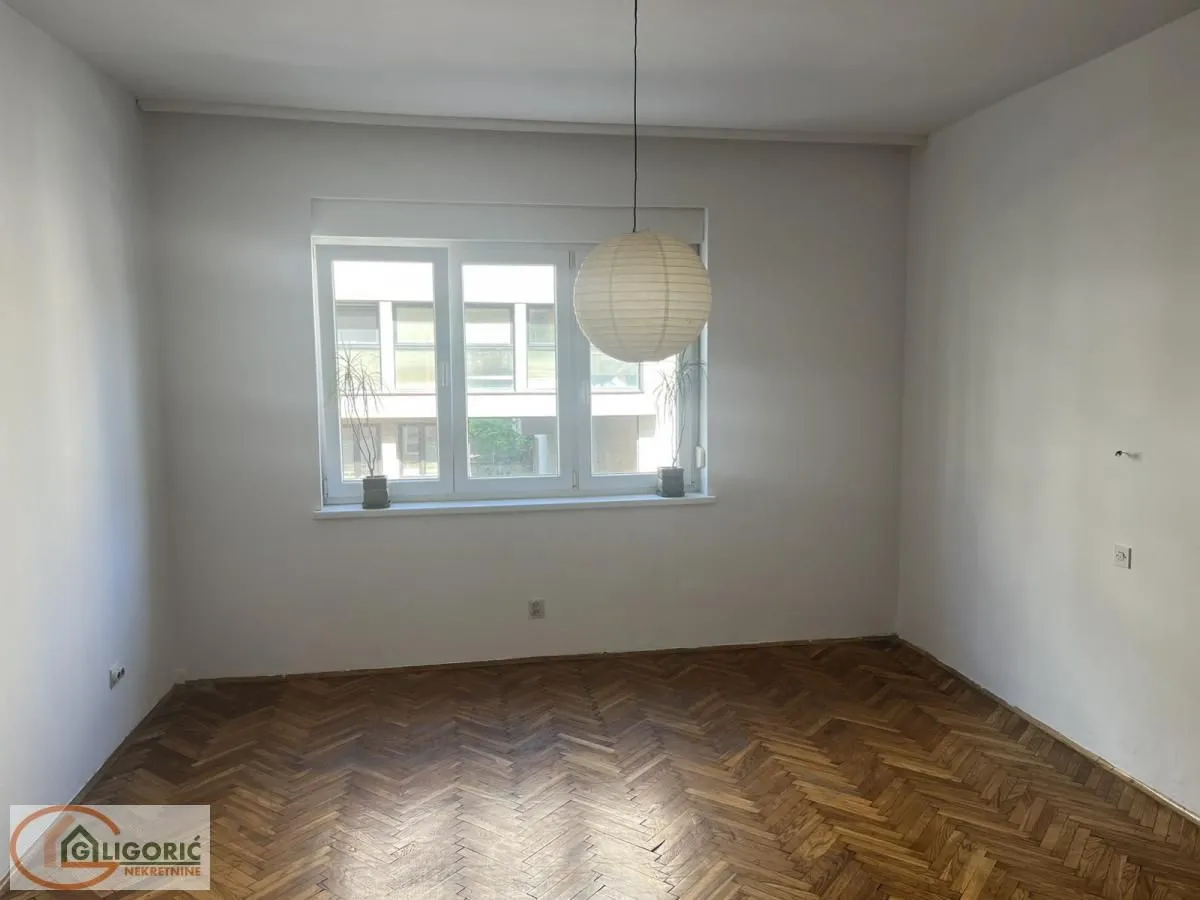 Prodaja, četvorosoban stan, 100m², Savski Venac, Beograd