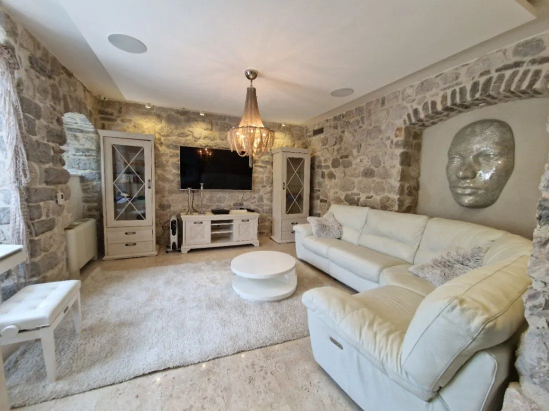 Sale, house, 731m², Stoliv, Kotor