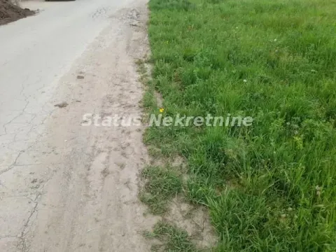 Prikaz dela zemljišta uz asfaltni put. - image 2