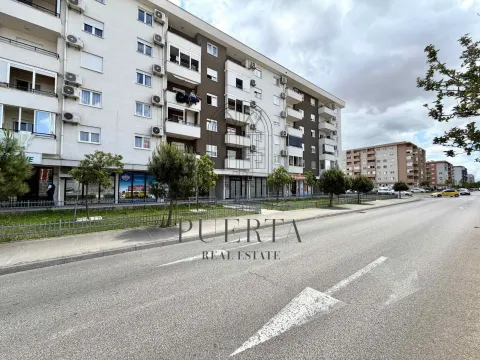 Izdavanje, jednosoban stan, 50m², Tuški Put, Podgorica - image 10