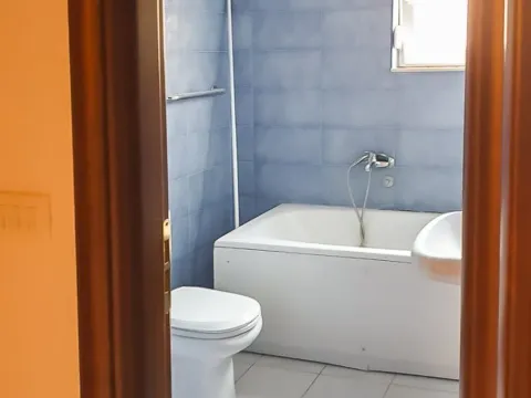 Izdavanje, trosoban stan, 90m², Momišići, Podgorica - image 5