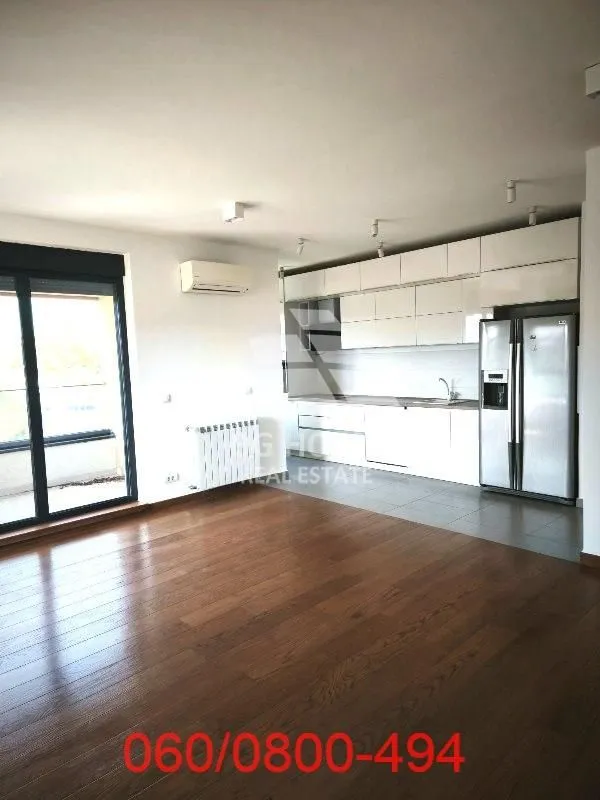 Izdavanje, četvorosoban stan, 100m², Vračar Hram, Vračar Sve Podlokacije