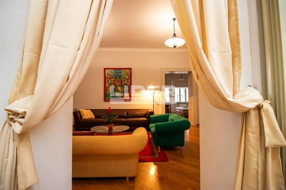 Izdavanje, četvorosoban stan, 160m², Stari Grad, Beograd