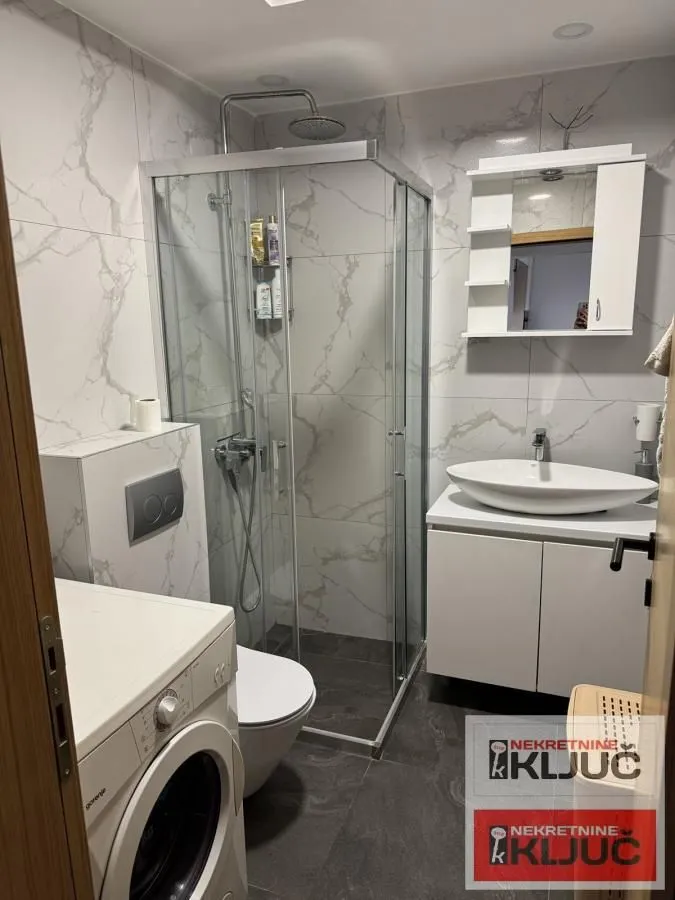 Izdavanje, jednosoban stan, 44m², Novo naselje, Novi Sad