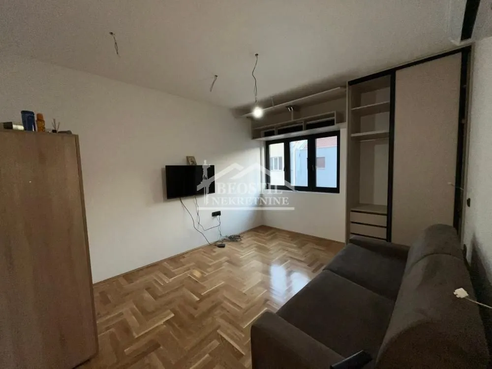 Prodaja, četvorosoban stan, 130m², Centar, Smederevo