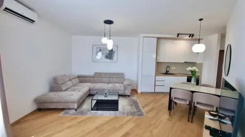 Rent, one bedroom apartment, 40m², Bečići, Budva - image 6