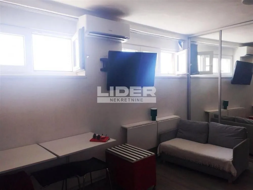 Sale, two bedroom apartment, 43m², Stari Grad, Beograd