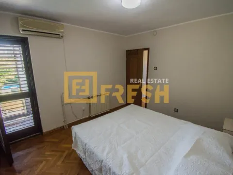 Sale, house, 250m², Tološi, Podgorica - image 15