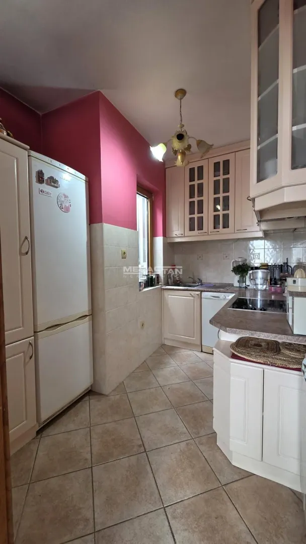 Prodaja, trosoban stan, 76m², Čubura, Beograd