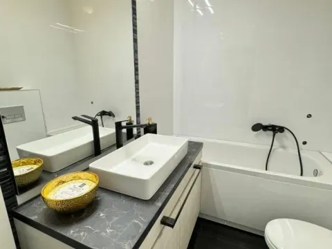 Izdavanje, četvorosoban stan, 123m², Sajmište, Novi Sad - image 13