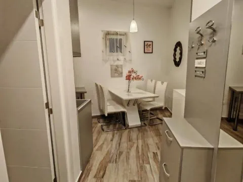 Sale, one bedroom apartment, 35m², Bečići, Budva - image 4