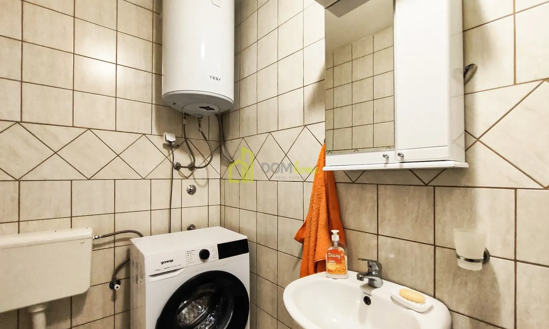 Izdavanje, jednosoban stan, 41m², Stari Aerodrom, Podgorica