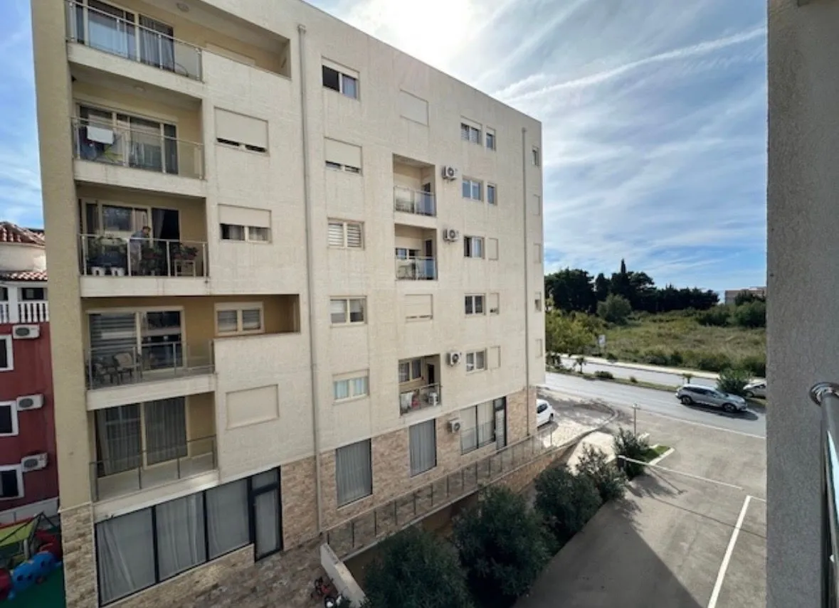 Izdavanje, garsonjera, 35m², Šušanj, Bar