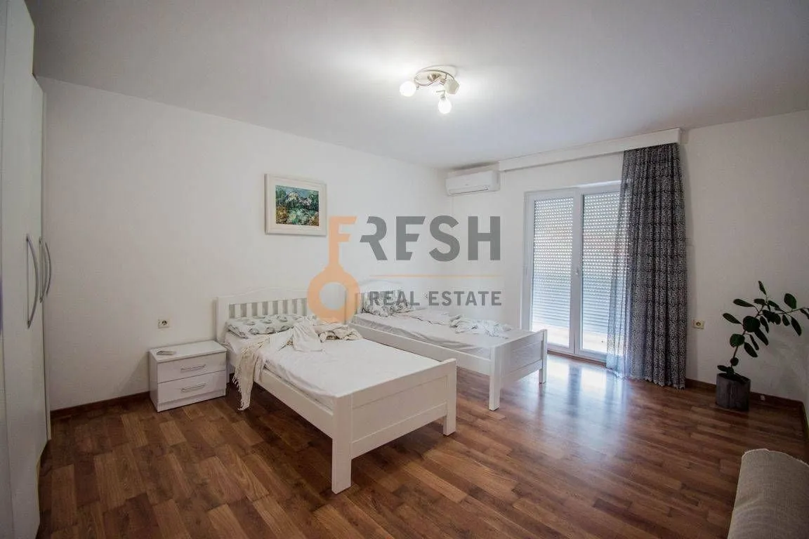 Prodaja, kuća, 450m², Stari Aerodrom, Podgorica