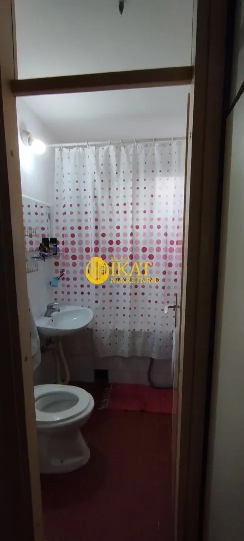 Izdavanje, trosoban stan, 77m², Banjica, Voždovac Sve Podlokacije