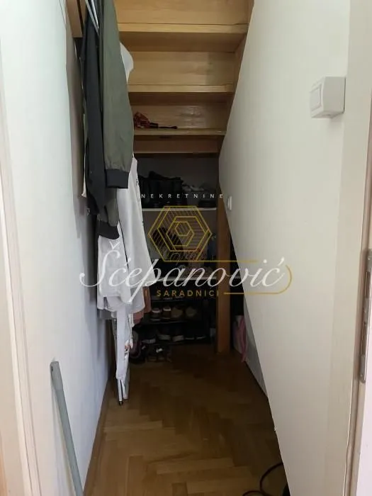 Prodaja, trosoban stan, 65m², Novo naselje, Novi Sad